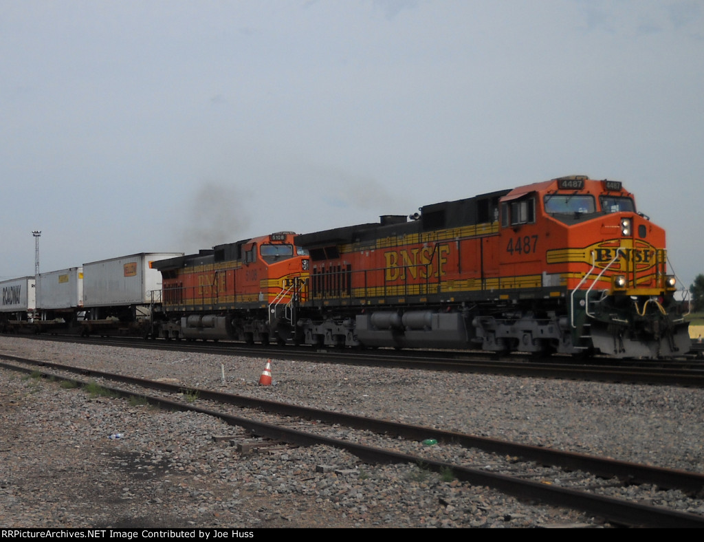 BNSF 4487 East